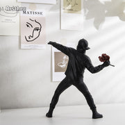 Scultura Resina Lanciatore di Fiori Di Banksy